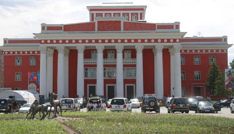 Орчин үеийн жүжгийн зохиолын уралдаан зарлагдлаа